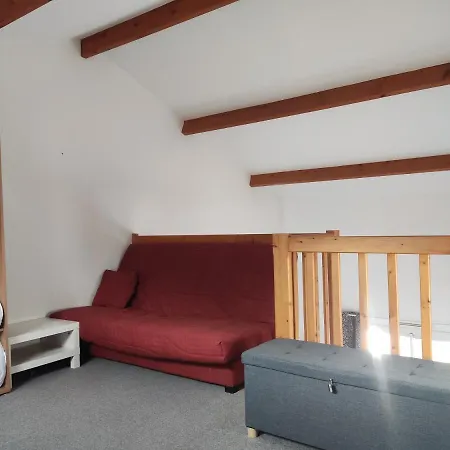 Au Calme Avec Piscine Et Parking Dans Securisee Apartmán