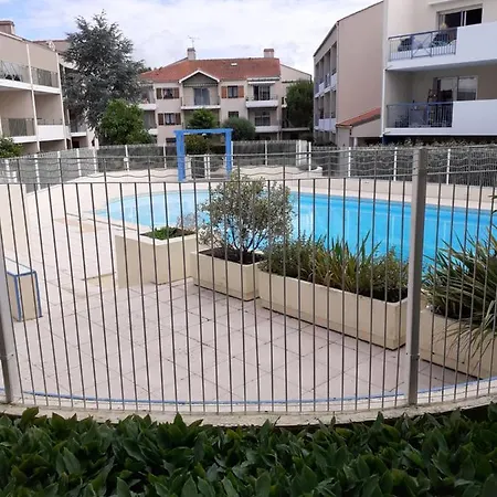 아파트 Au Calme Avec Piscine Et Parking Dans Securisee *