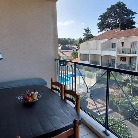 Au Calme Avec Piscine Et Parking Dans Securisee *