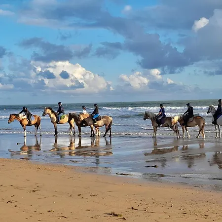 Apartmán Au Calme Avec Piscine Et Parking Dans Securisee
