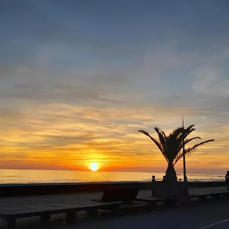 Au Calme Avec Piscine Et Parking Dans Securisee סן ז'אן דה מון