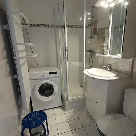 Au Calme Avec Piscine Et Parking Dans Securisee