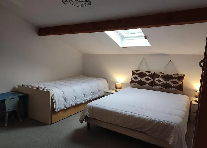 Au Calme Avec Piscine Et Parking Dans Securisee Apartmán